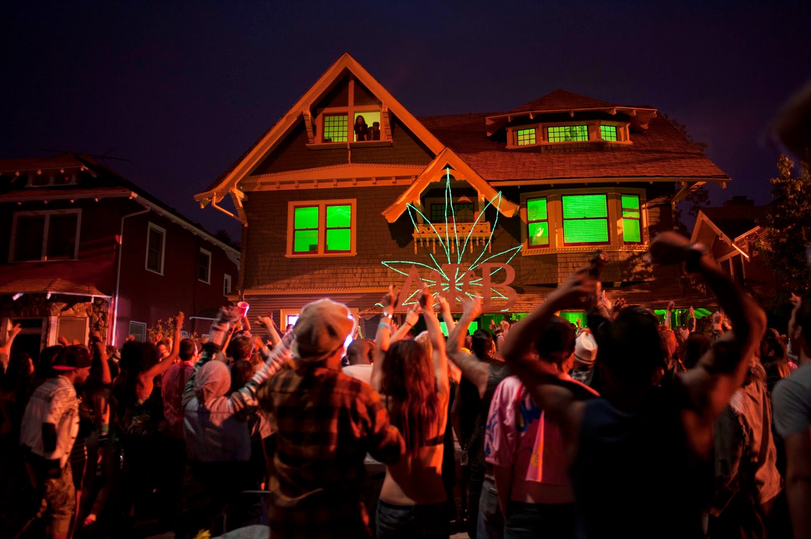 The Ultimate Guide to Throwing a Memorable College Dorm Party